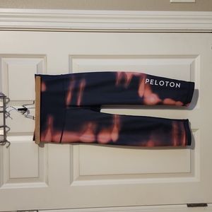 Tie dye/ Reversible Peloton Capri Leggings